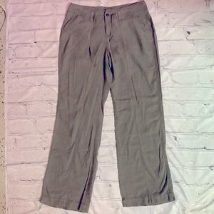 SONOMA LIFESTYLE WOMENS PANTS. SIZE 10
